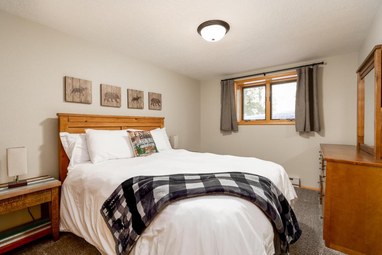 Shepherd Family Retreats- Moose West Yellowstone Exterior photo